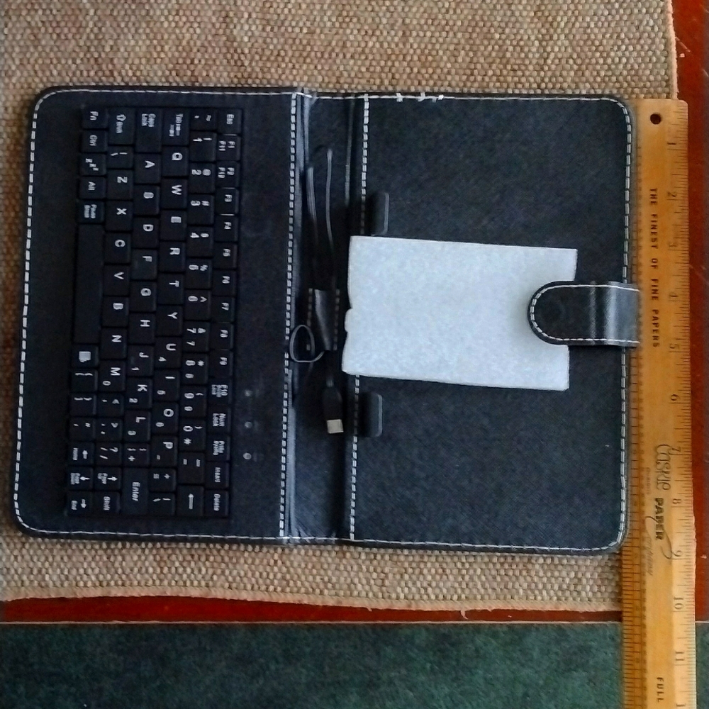 iPad case with built in keyboard, new!